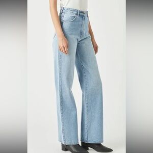 NEW! Rolla’s Heidi High Rise Loose Straight Light Wash Ripped Knee 28W 31.5L